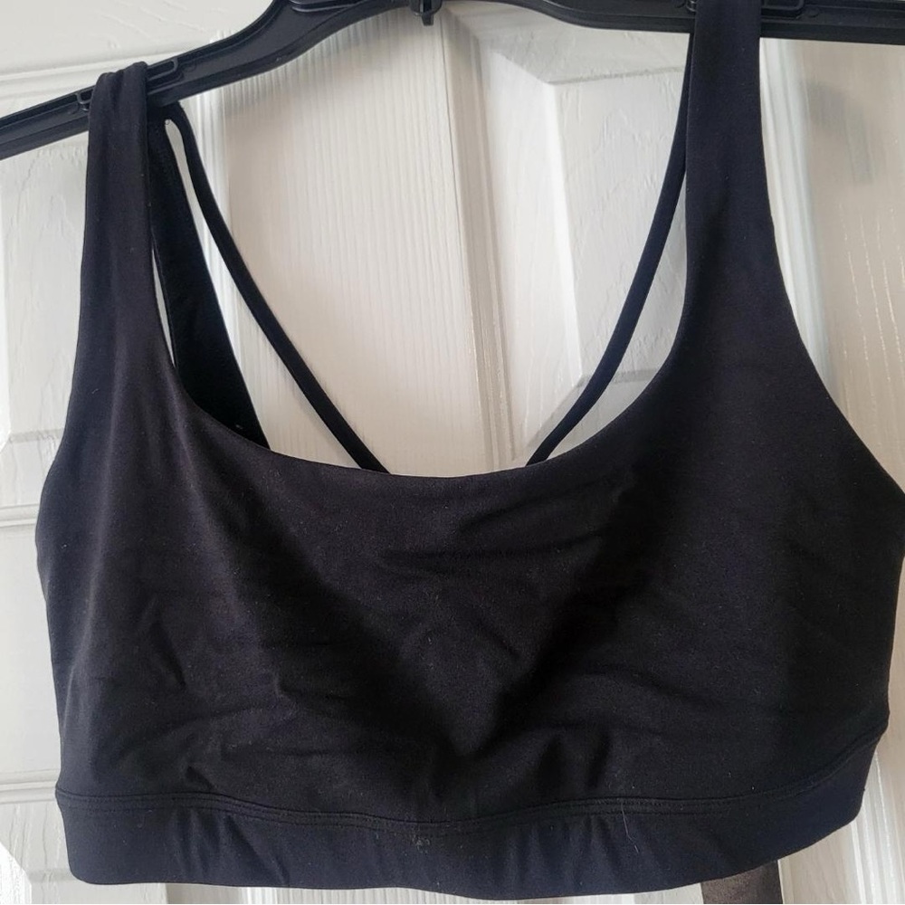 Athleta sports bra size medium